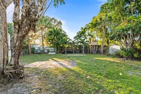 3443 Ne 3rd Avenue Oakland Park FL 33334