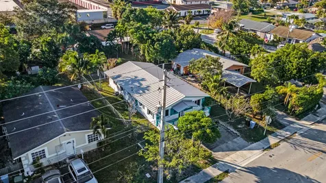 3443 Ne 3rd Avenue Oakland Park FL 33334