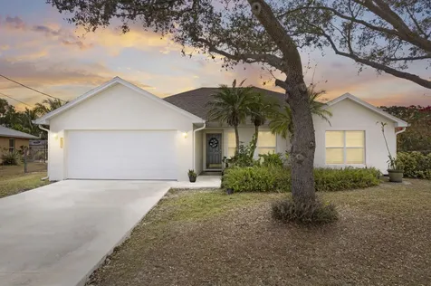 6942 Nw Hershy Circle Port Saint Lucie FL 34983