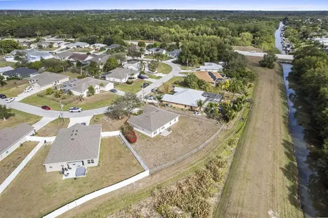 6942 Nw Hershy Circle Port Saint Lucie FL 34983