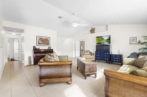 6942 Nw Hershy Circle Port Saint Lucie FL 34983