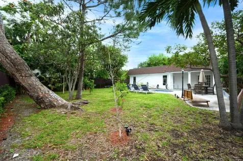 1629 S Lakeside Drive Lake Worth Beach FL 33460