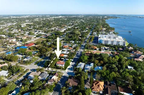 1629 S Lakeside Drive Lake Worth Beach FL 33460
