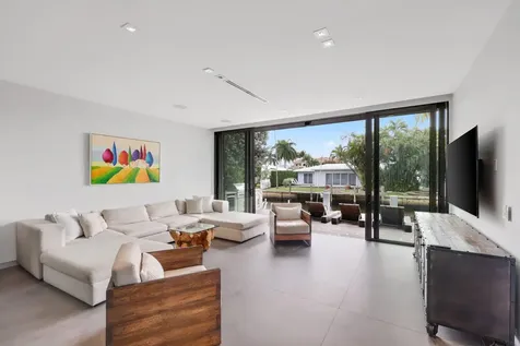 830 Ne 71st Street Boca Raton FL 33487