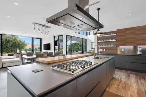 830 Ne 71st Street Boca Raton FL 33487