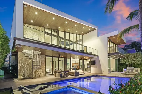 830 Ne 71st Street Boca Raton FL 33487