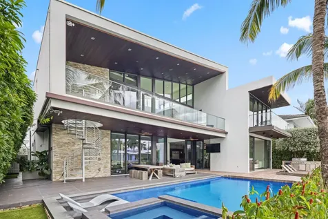 830 Ne 71st Street Boca Raton FL 33487