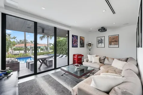 830 Ne 71st Street Boca Raton FL 33487