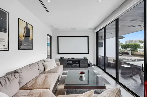 830 Ne 71st Street Boca Raton FL 33487