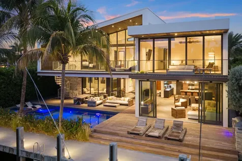 830 Ne 71st Street Boca Raton FL 33487