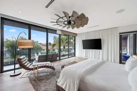 830 Ne 71st Street Boca Raton FL 33487