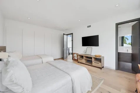 830 Ne 71st Street Boca Raton FL 33487