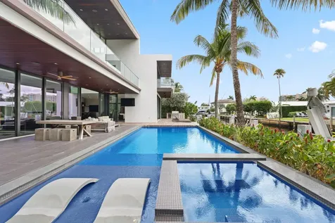 830 Ne 71st Street Boca Raton FL 33487