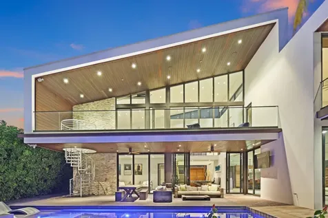 830 Ne 71st Street Boca Raton FL 33487