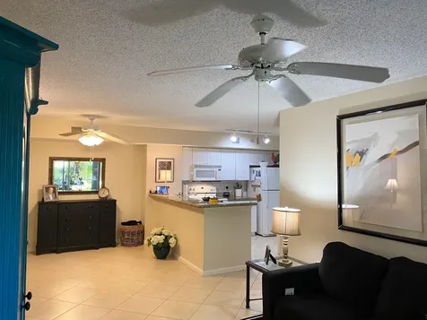 284 Village Boulevard Tequesta FL 33469