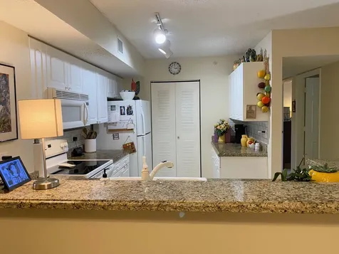 284 Village Boulevard Tequesta FL 33469