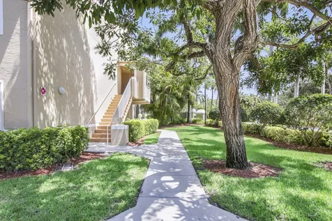 284 Village Boulevard Tequesta FL 33469