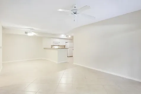 284 Village Boulevard Tequesta FL 33469