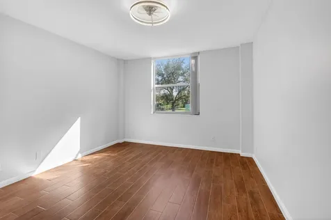 5260 Nw 2nd Avenue Boca Raton FL 33487