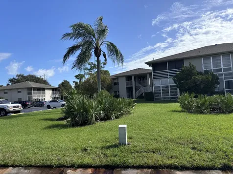 17 Lake Vista 207 Trail Port Saint Lucie FL 34952