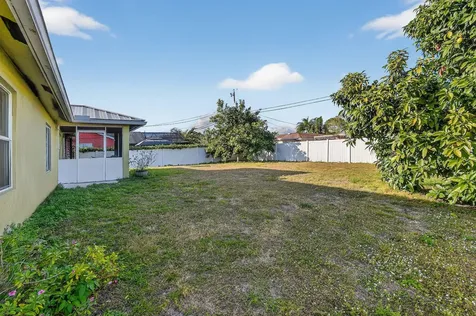 933 Sw General Patton Terrace Port Saint Lucie FL 34953