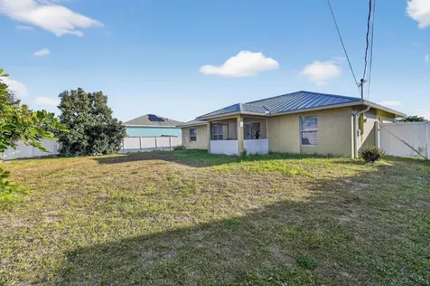 933 Sw General Patton Terrace Port Saint Lucie FL 34953