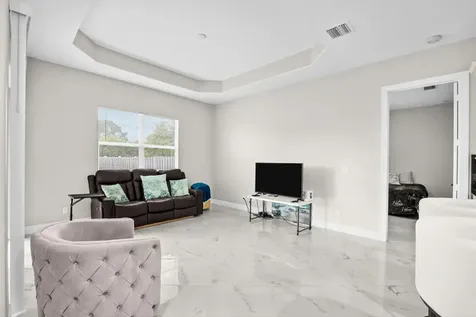 562 Sw Souris Avenue Port Saint Lucie FL 34953