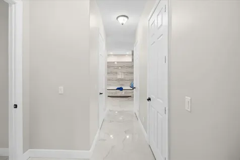 562 Sw Souris Avenue Port Saint Lucie FL 34953