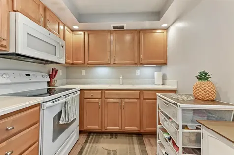 302 Capri G Delray Beach FL 33484