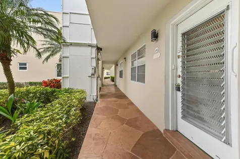 302 Capri G Delray Beach FL 33484
