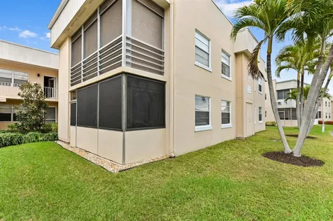 302 Capri G Delray Beach FL 33484