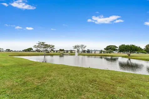 302 Capri G Delray Beach FL 33484