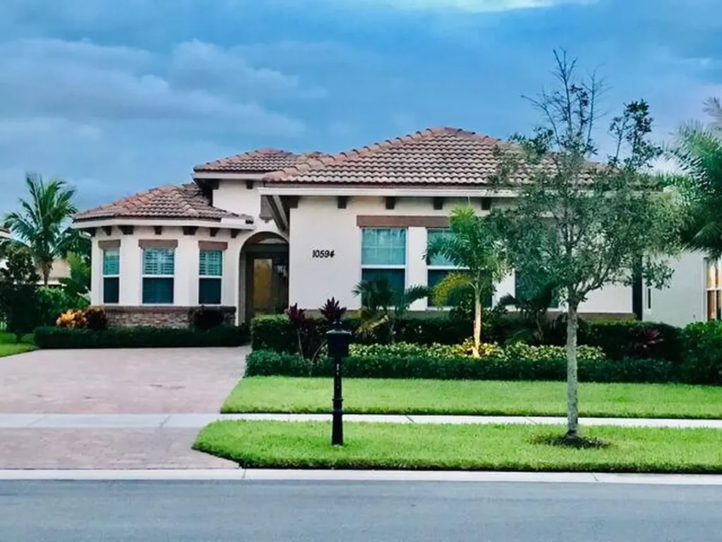 10594 Sw Capraia Way Port Saint Lucie FL 34986