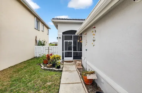 6304 Barton Creek Circle Lake Worth FL 33463