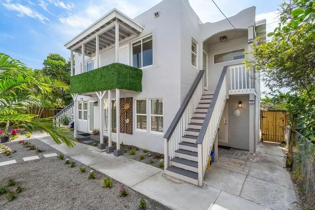 414 33rd Street West Palm Beach FL 33407