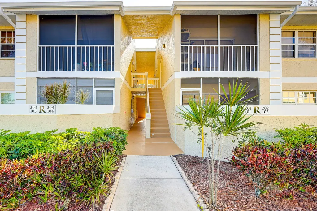 1558 SE Royal Green Circle Port Saint Lucie FL 34952