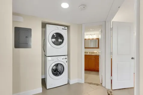 1558 SE Royal Green Circle Port Saint Lucie FL 34952