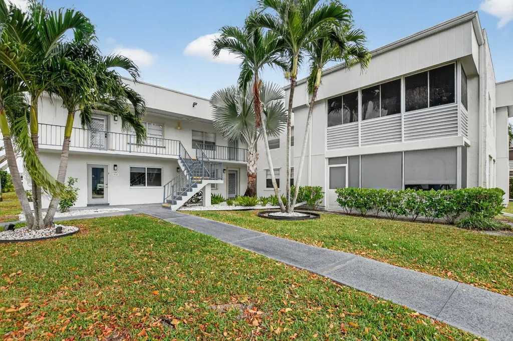 549 Flanders L Delray Beach FL 33484