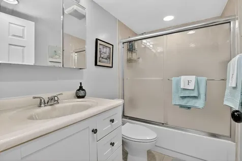 549 Flanders L Delray Beach FL 33484