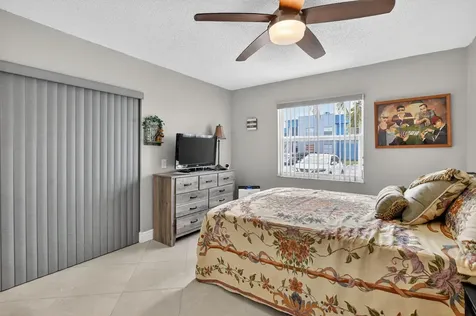 549 Flanders L Delray Beach FL 33484