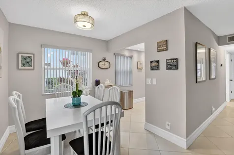 549 Flanders L Delray Beach FL 33484