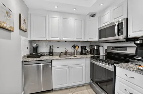 549 Flanders L Delray Beach FL 33484