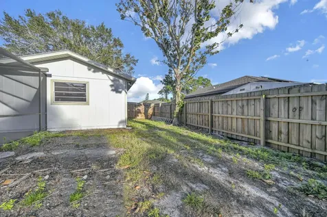 1722 Se Biddle Lane Port Saint Lucie FL 34983