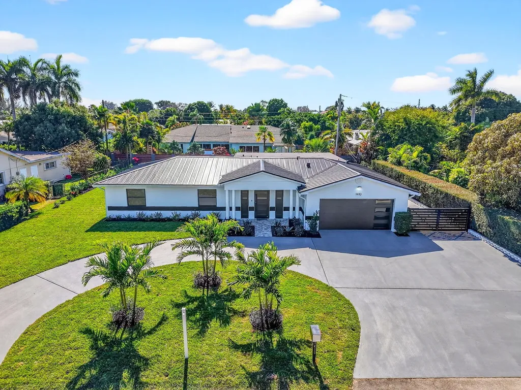 1410 Beta Court Lake Clarke Shores FL 33406