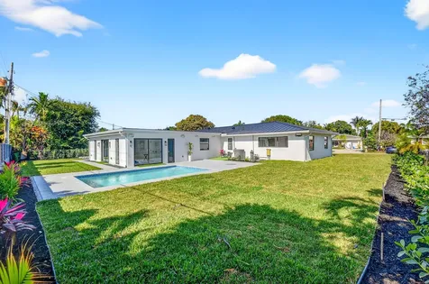 1410 Beta Court Lake Clarke Shores FL 33406