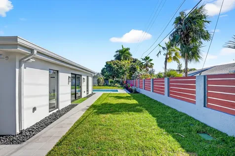 1410 Beta Court Lake Clarke Shores FL 33406