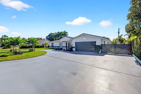 1410 Beta Court Lake Clarke Shores FL 33406
