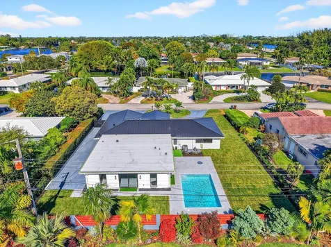 1410 Beta Court Lake Clarke Shores FL 33406