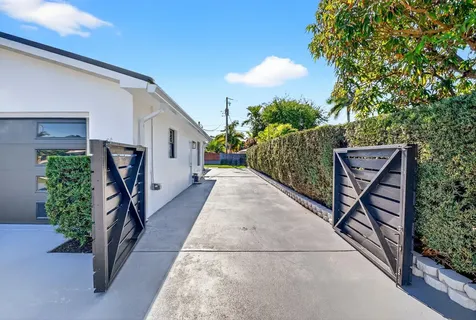 1410 Beta Court Lake Clarke Shores FL 33406