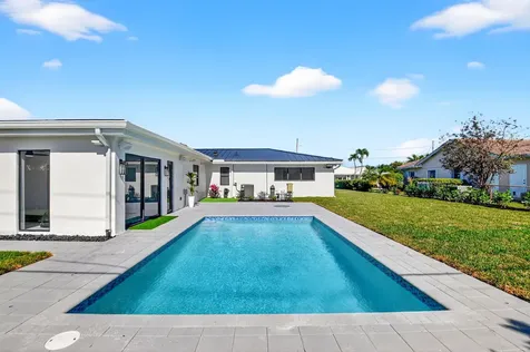 1410 Beta Court Lake Clarke Shores FL 33406